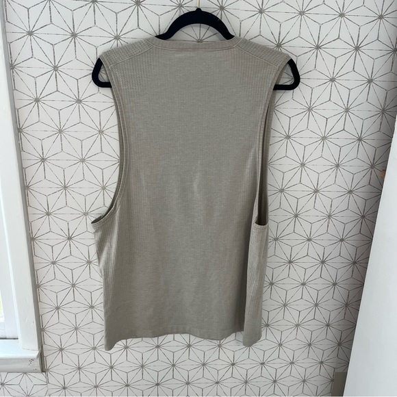 Lululemon Metal Vent Tech Tank Oatmeal - Picture 6 of 7